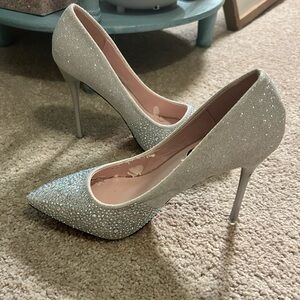 ShiShang Mei Mei Elegant Silver Glitter Stiletto Heels Size 1.5